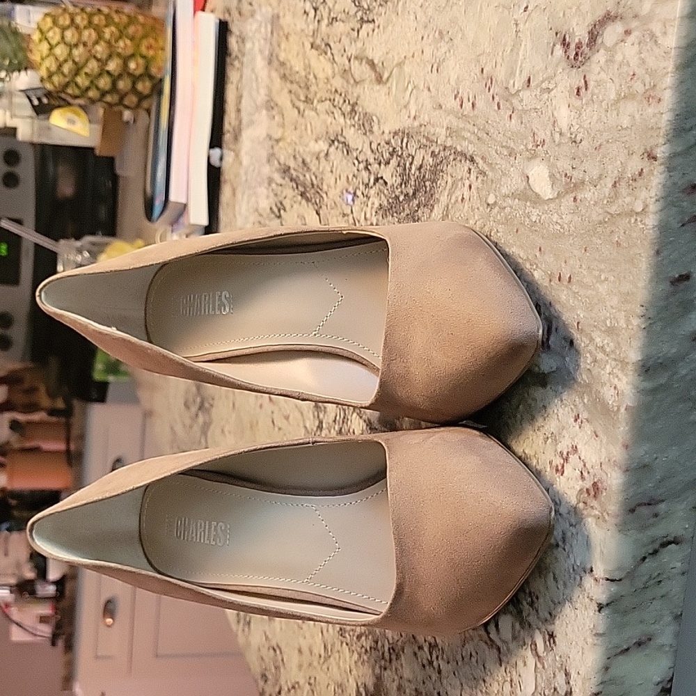 Nordstrom Charles Nude heels never worn